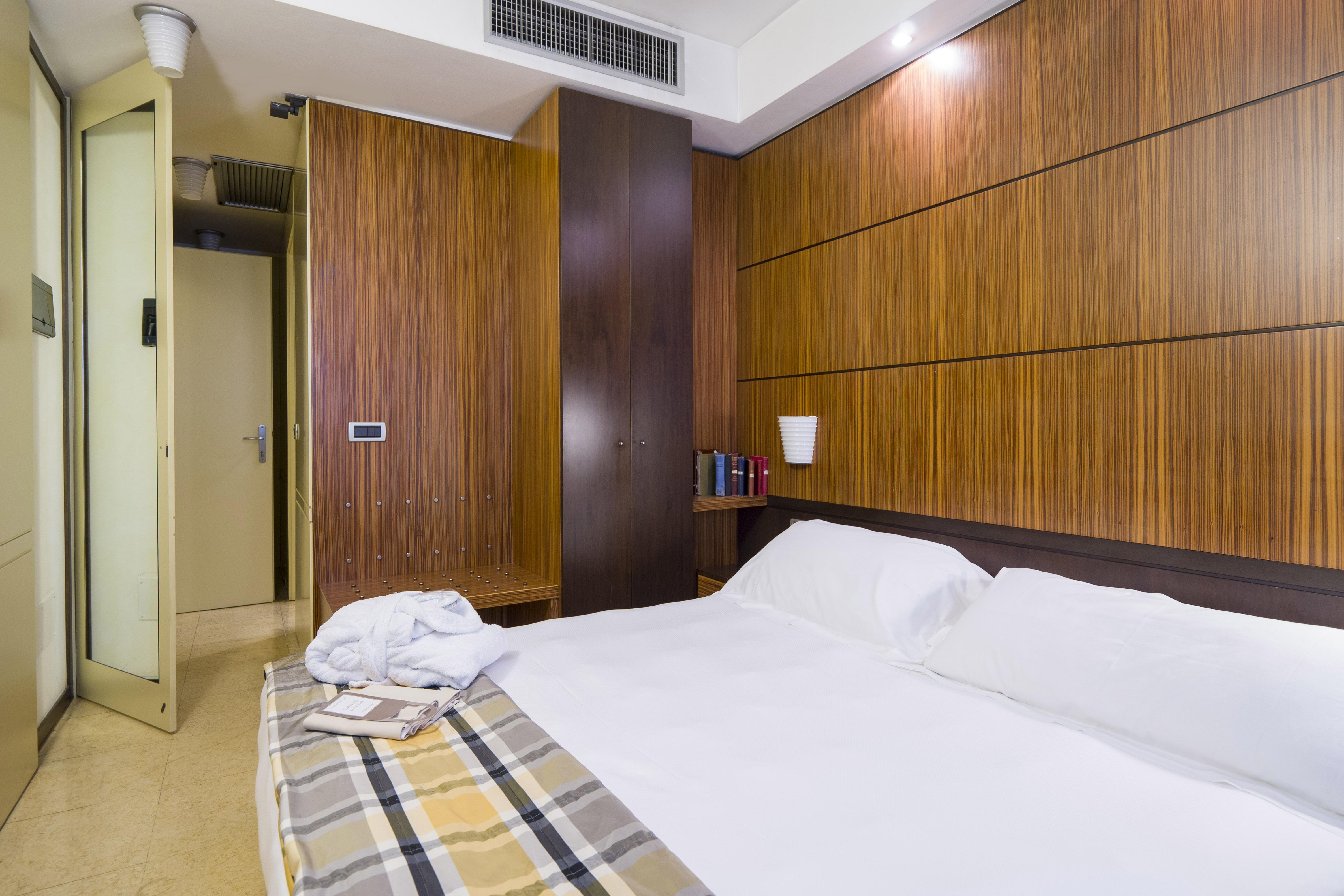 Hotel Carrobbio Milan Exterior photo