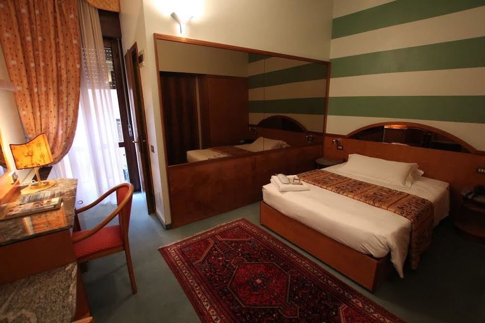 Hotel Carrobbio Milan Exterior photo